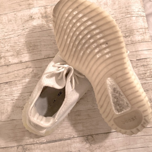 Adidas Yeezy Boost 350 V2 Triple White Sneakers - Picture 6 of 6